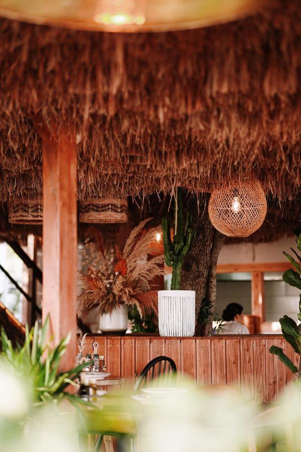 Hotel Favela Bar & Restaurant