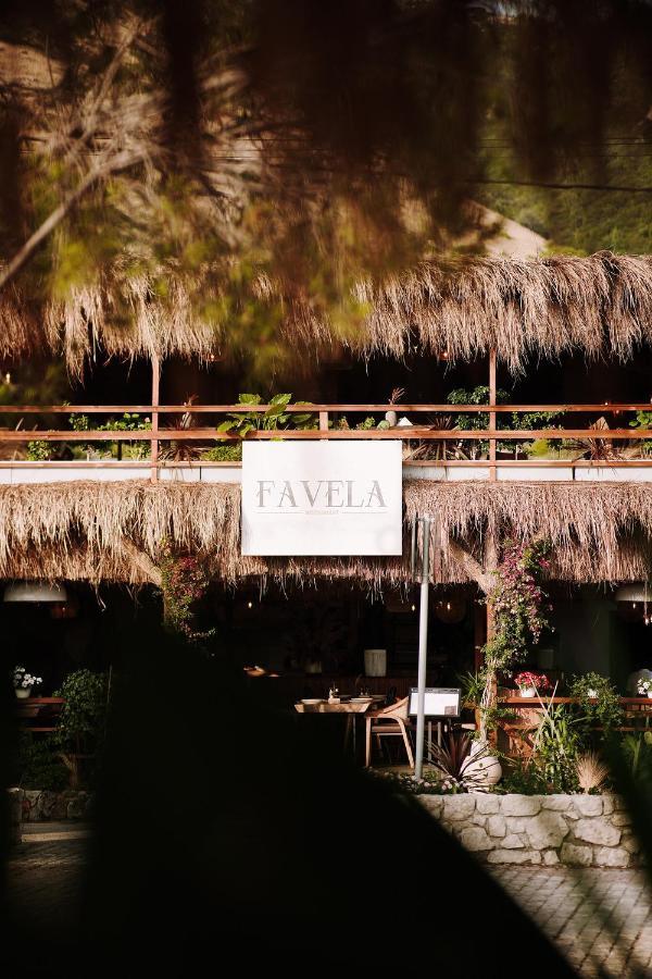 Hotel Favela Bar & Restaurant Jal